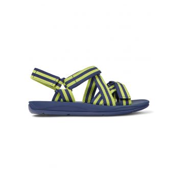 Sandale cu talpa plata si inchidere velcro Sandale cu talpa plata si inchidere velcro