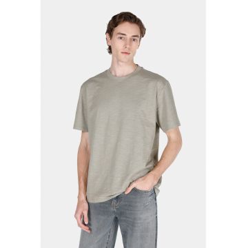 Tricou cu decolteu la baza gatului si maneci cazute