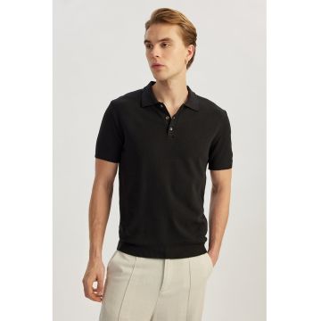 Tricou polo tricotat fin