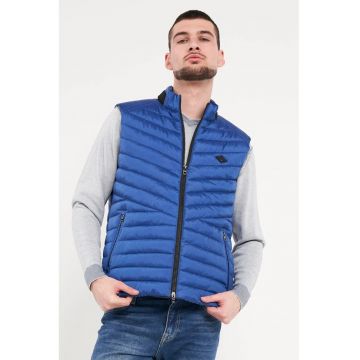 Vesta cu aspect matlasat si fermoar