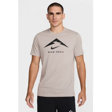 Tricou cu tehnologie Dri-FIT pentru alergare