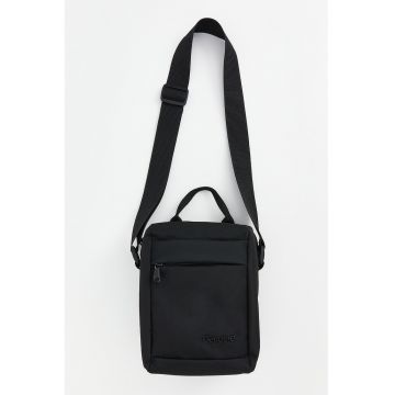 Geanta crossbody din material textil cu bareta ajustabila