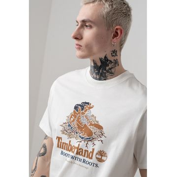 Tricou cu logo si decolteu la baza gatului