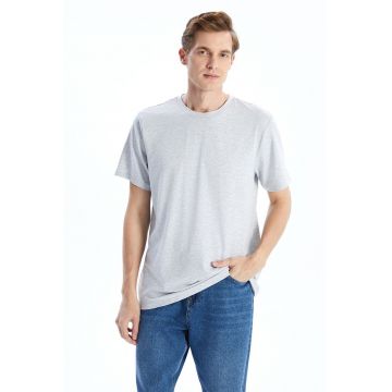 Tricou lejer cu model uni