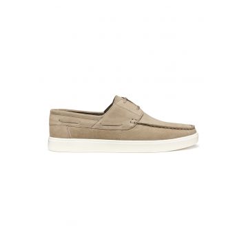 Pantofi boat de piele intoarsa