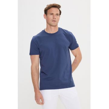 Tricou cu decolteu la baza gatului si model uni