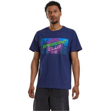 Tricou cu imprimeu grafic si decolteu la baza gatului
