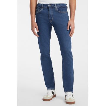 Blugi slim fit cu talie medie