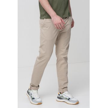Pantaloni chino cu talie medie