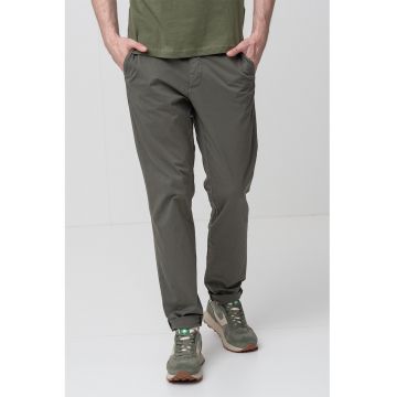 Pantaloni chino cu talie medie