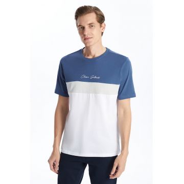 Tricou colorblock cu decolteu la baza gatului