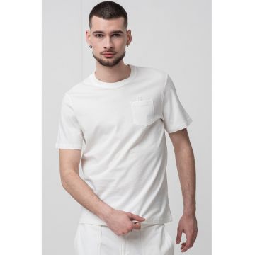 Tricou cu decolteu la baza gatului si buzunar pe piept