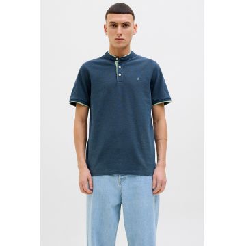 Tricou din bumbac organic cu fenta cu nasturi Paulos