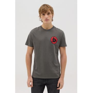 Tricou slim fit cu model grafic pe spate