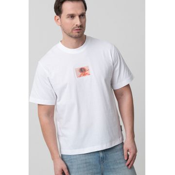 Tricou cu imprimeu discret