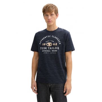Tricou cu imprimeu logo si decolteu la baza gatului