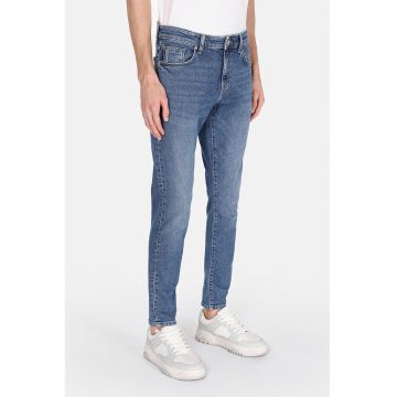 Blugi crop cu croiala slim-fit
