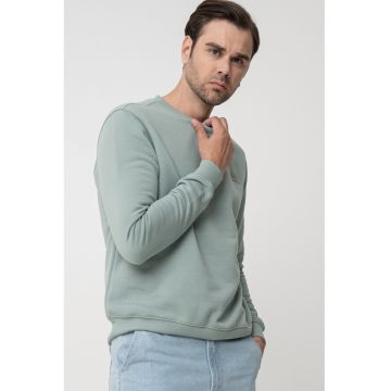 Bluza de trening cu decolteu la baza gatului si aplicatie logo