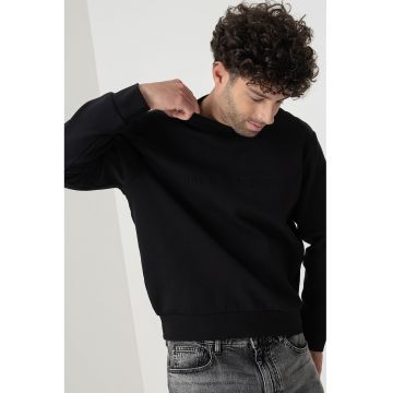 Bluza uni de trening cu decolteu la baza gatului