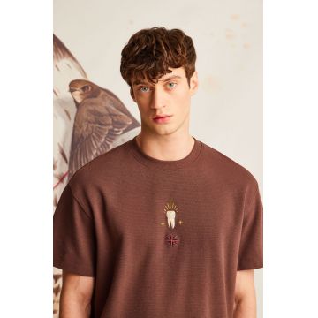 Medicine tricou culoarea maro, cu imprimeu