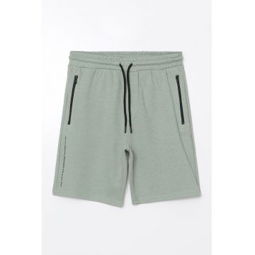 Pantaloni scurti cu cordon in talie