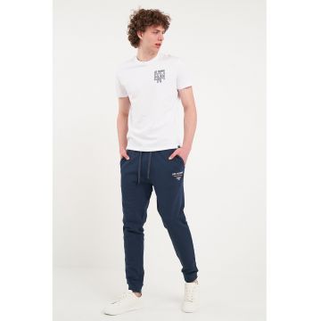 Pantaloni sport cu snur si logo