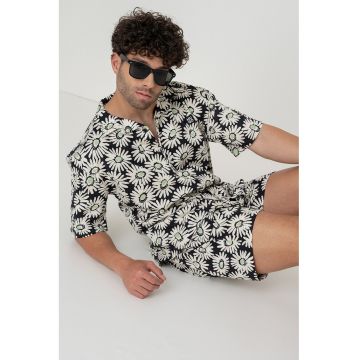 Pijama cu pantaloni scurti si imprimeu floral