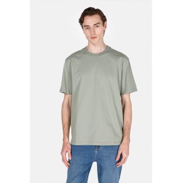 Tricou cu decolteu la baza gatului si maneci cazute