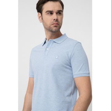 Tricou polo cu logo discret