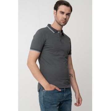 Tricou polo cu model in dungi