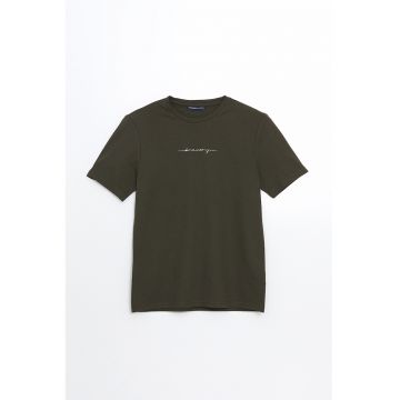 Tricou regular fit cu decolteu la baza gatului