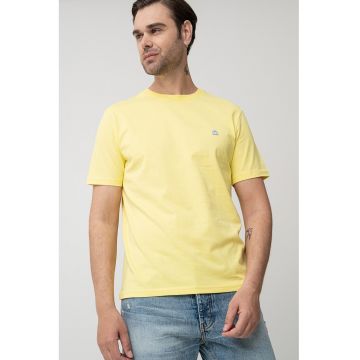Tricou regular fit cu decolteu la baza gatului