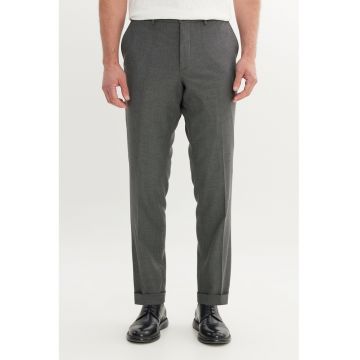Pantaloni conici cu talie medie