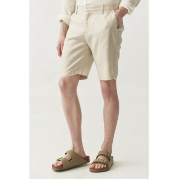 Pantaloni scurti de in cu talie medie