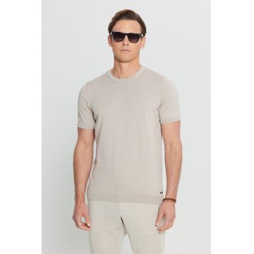 Tricou cu decolteu la baza gatului si model uni