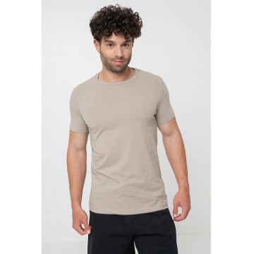 Tricou slim fit cu decolteu la baza gatului