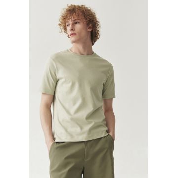 Tricou uni cu decolteu la baza gatului - Verde pal