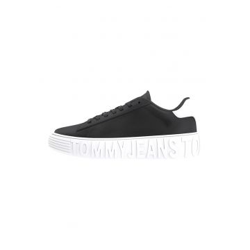 Pantofi sport de piele cu logo in relief