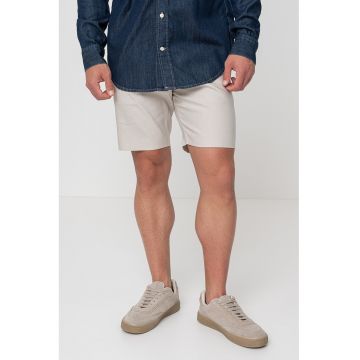 Pantaloni chino scurti din amestec de lyocell si in
