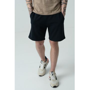 Pantaloni scurti uni cu snur in talie
