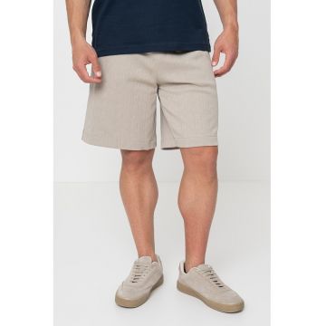 Pantaloni sucrti texturati cu snur