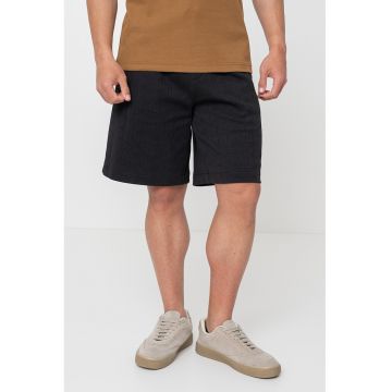 Pantaloni sucrti texturati cu snur