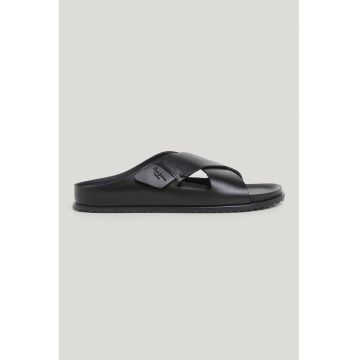 Papuci de piele