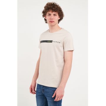 Tricou cu decolteu la baza gatului si logo
