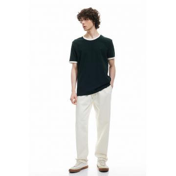 Tricou cu detalii contrastante