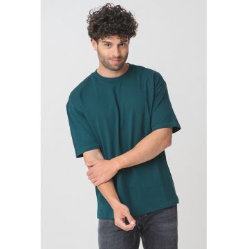 Tricou cu model uni si decolteu la baza gatului - Verde englez