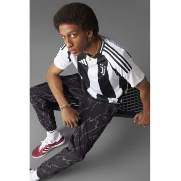 Tricou cu decolteu la baza gatului si dungi pentru fotbal Juve