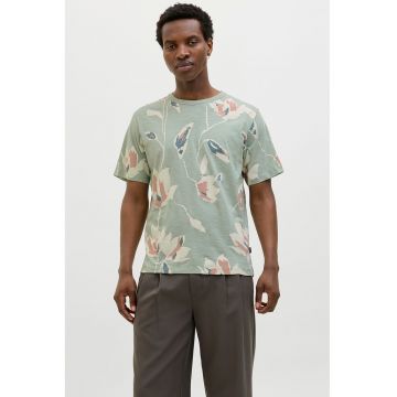 Tricou cu decolteu la baza gatului si imprimeu