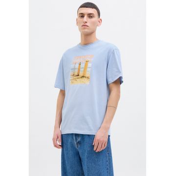 Tricou cu imprimeu grafic si decolteu la baza gatului