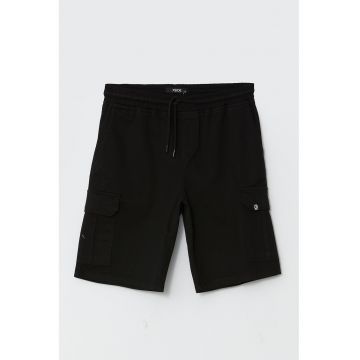 Pantaloni scurti cu snururi de ajustare